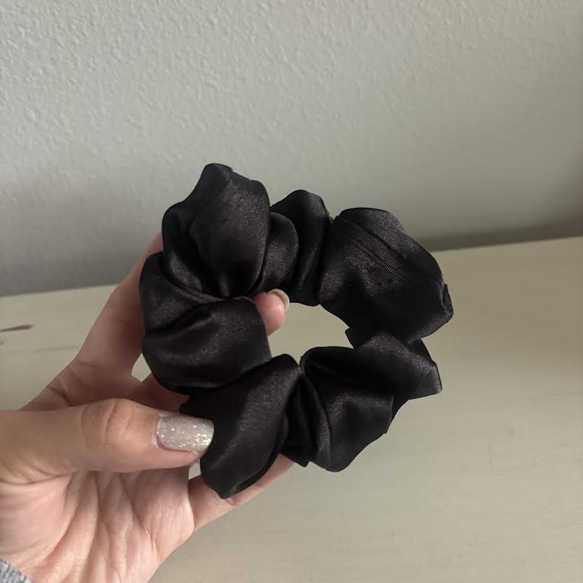 The Everyday Scrunchie Black