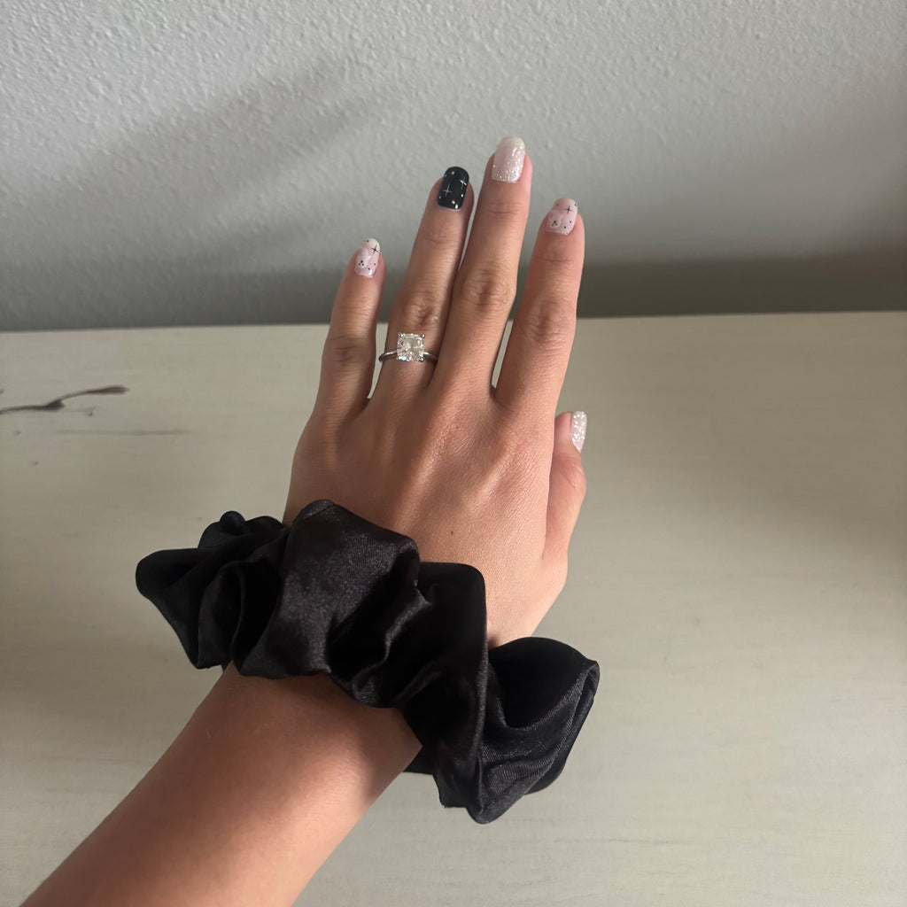 The Everyday Scrunchie Black